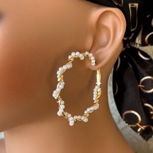 Enchanting Gold Twist Hoop Earrings with Pearls